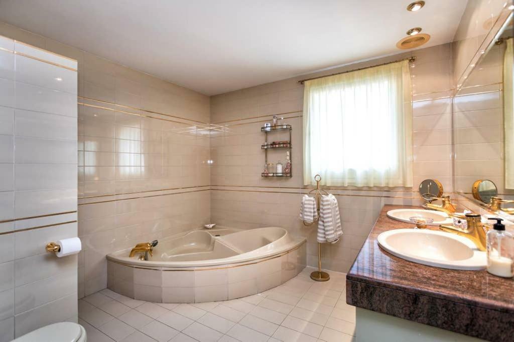 Villa Paquita Calella Bagian luar foto